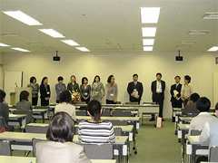 �������E��u��