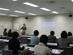 �������E��u��